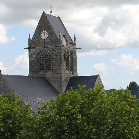 Gite De La Place De L'Eglise Sainte-Mère-Église Exterior foto