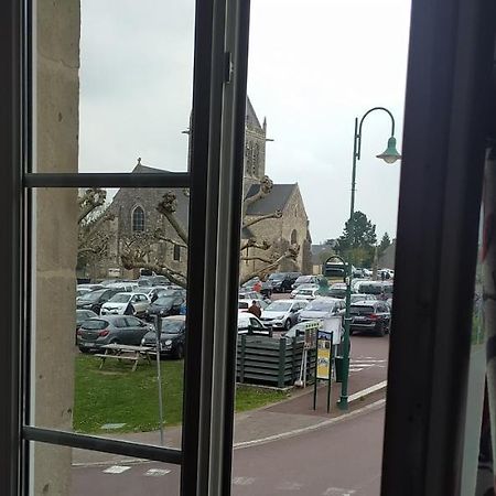 Gite De La Place De L'Eglise Sainte-Mère-Église Exterior foto